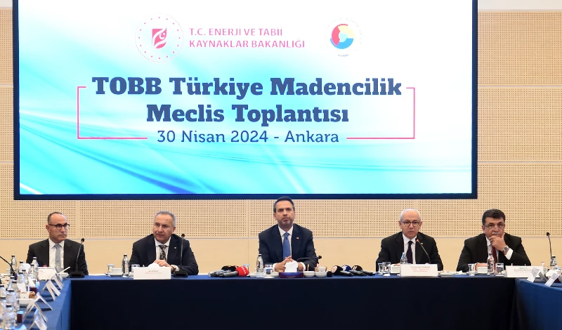 TOBB  Türkiye Madencilik Meclisi Toplantısı Bakan Bayraktar ve Karamehmetoğlu'nun Katılımları İle Gerçekleştirildi